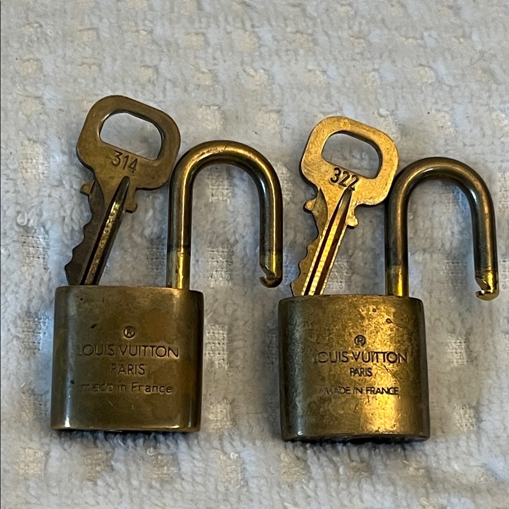 Louis Vuitton #314 & 322 Lock & Keys - Picture 4 of 8